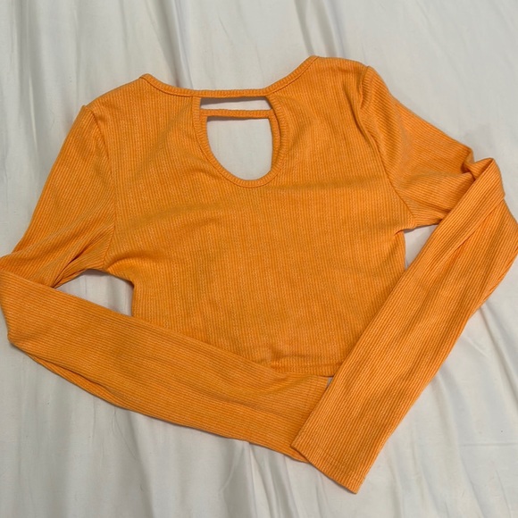 3/$15 NWOT Orange cross cross back long sleeve crop top - Picture 6 of 7